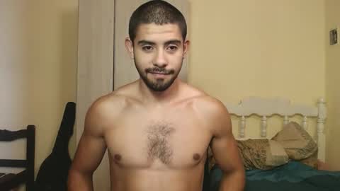 Snapshot of uliseshot450305 chatting on February 14, 2025, 4:09 pm Ulises Gomez online show from February 14, 2025, 4:09 pm