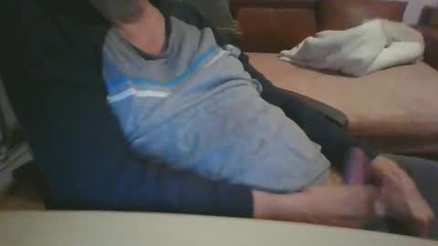 ulmeni4 online show from December 13, 2024, 8:04 pm