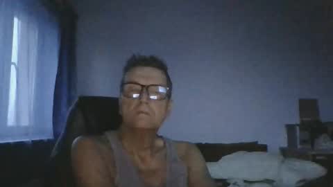 Snapshot of ulmeni4 chatting on November 23, 2025, 5:51 am ulmeni4 online show from November 23, 2025, 5:51 am