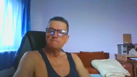 Snapshot of ulmeni4 chatting on December 14, 2025, 7:58 am ulmeni4 online show from December 14, 2025, 7:58 am