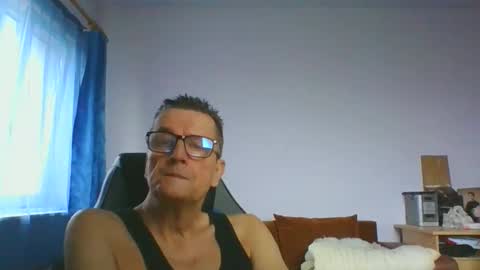 Snapshot of ulmeni4 chatting on December 20, 2025, 7:59 am ulmeni4 online show from December 20, 2025, 7:59 am