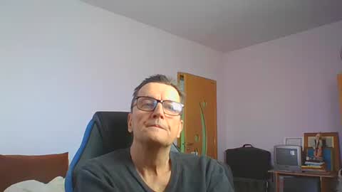 Snapshot of ulmeni4 chatting on January 9, 2026, 8:28 am ulmeni4 online show from January 9, 2026, 8:28 am