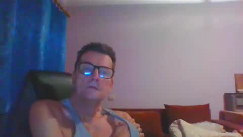 Snapshot of ulmeni4 chatting on January 9, 2026, 9:05 pm ulmeni4 online show from January 9, 2026, 9:05 pm