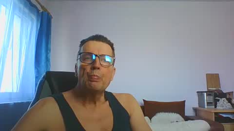 Snapshot of ulmeni4 chatting on January 17, 2026, 7:24 am ulmeni4 online show from January 17, 2026, 7:24 am