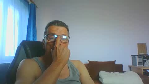 ulmeni4 online show from March 18, 2026, 7:44 am