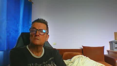 ulmeni4 online show from June 2, 2026, 6:15 am