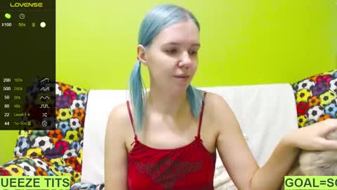 Snapshot of ultra_meow chatting on January 5, 2025, 3:02 pm Roxy online show from January 5, 2025, 3:02 pm