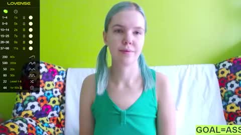 Snapshot of ultra_meow chatting on January 27, 2025, 10:38 am Roxy online show from January 27, 2025, 10:38 am