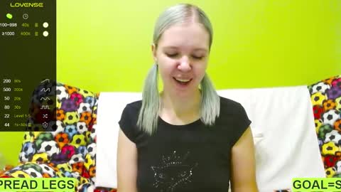 Snapshot of ultra_meow chatting on February 11, 2025, 7:16 pm Roxy online show from February 11, 2025, 7:16 pm