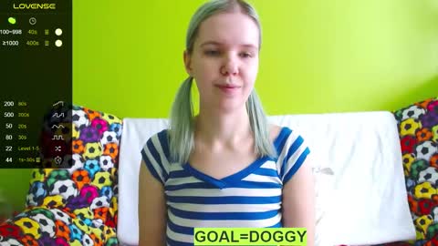 Snapshot of ultra_meow chatting on February 16, 2025, 7:04 am Roxy online show from February 16, 2025, 7:04 am