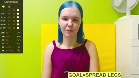 Snapshot of ultra_meow chatting on October 3, 2025, 7:44 pm Roxy online show from October 3, 2025, 7:44 pm