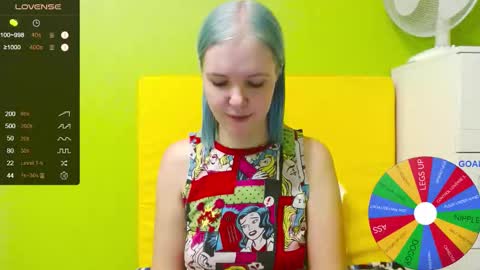 Snapshot of ultra_meow chatting on October 20, 2025, 7:36 pm Roxy online show from October 20, 2025, 7:36 pm