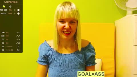 Snapshot of ultra_meow chatting on December 18, 2025, 12:49 am Roxy online show from December 18, 2025, 12:49 am