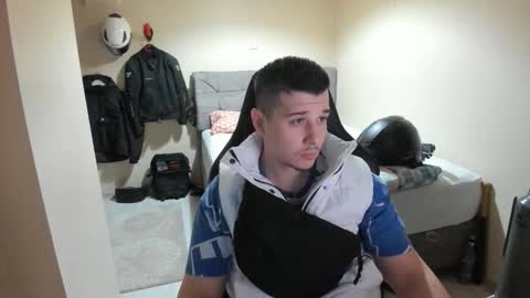 Snapshot of ulxer chatting on May 17, 2026, 6:37 pm hi im mike tyson - online show from May 17, 2026, 6:37 pm