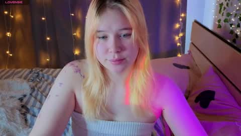 Snapshot of unburntkatniss chatting on April 12, 2026, 8:08 am unburntkatniss online show from April 12, 2026, 8:08 am