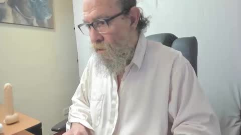 Snapshot of uncle_hottiecb chatting on February 28, 2026, 4:19 pm Uncle Hottie online show from February 28, 2026, 4:19 pm