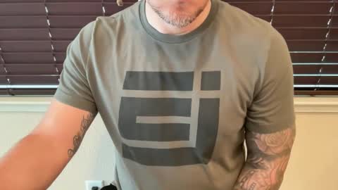 Snapshot of uncleblazer10 chatting on February 24, 2025, 8:14 pm uncleblazer10 online show from February 24, 2025, 8:14 pm