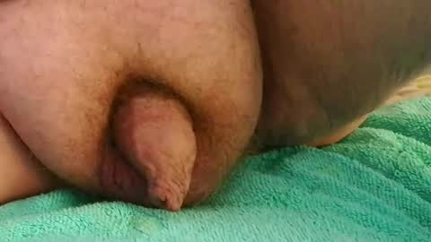 Snapshot of uncut_small_bi chatting on December 23, 2025, 11:08 am uncut_small_bi online show from December 23, 2025, 11:08 am