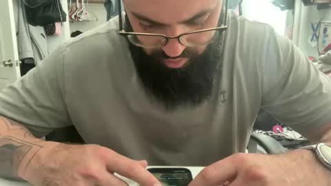 uncutbeard129840 online show from October 20, 2025, 7:36 pm