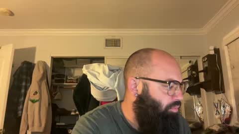 uncutbeard129840 online show from February 17, 2026, 1:07 pm