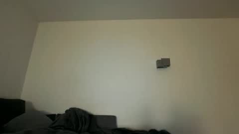 Snapshot of uncutedaustria chatting on December 17, 2025, 1:00 am Tom online show from December 17, 2025, 1:00 am