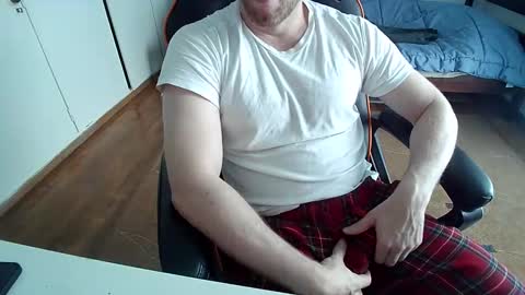 uncuthorny11 online show from March 31, 2026, 8:04 am