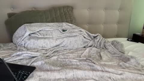 uncutnudist online show from September 17, 2025, 12:23 am