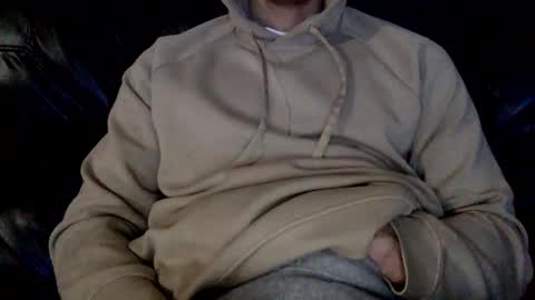 uncutone2345 online show from November 1, 2025, 5:53 am