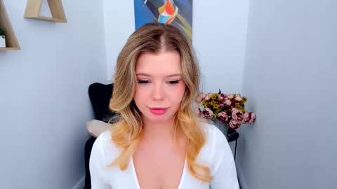 Snapshot of unforgettablalice chatting on February 24, 2026, 7:01 pm Alice online show from February 24, 2026, 7:01 pm