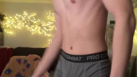 Snapshot of unhingedwang chatting on December 19, 2025, 11:12 pm wang online show from December 19, 2025, 11:12 pm