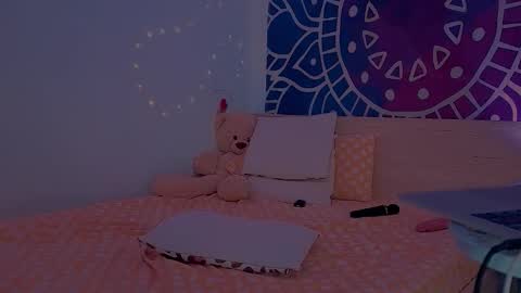 Alice online show from December 17, 2025, 5:08 pm