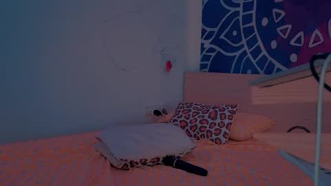 Snapshot of unic0rnporn chatting on January 5, 2026, 7:17 pm Alice online show from January 5, 2026, 7:17 pm