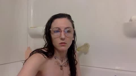 Snapshot of unicornfairy55 chatting on January 11, 2026, 4:12 pm Lola Moonstone online show from January 11, 2026, 4:12 pm