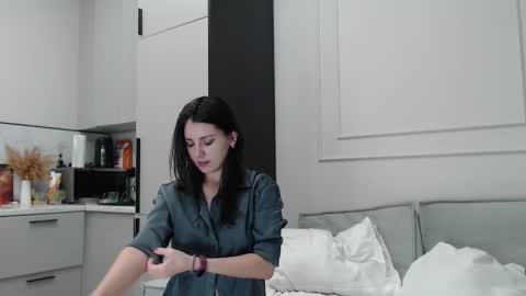 Snapshot of uninvited_raccoon chatting on October 16, 2025, 12:00 am uninvited_raccoon online show from October 16, 2025, 12:00 am