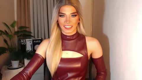 Miss Andrea online show from October 5, 2025, 4:05 pm