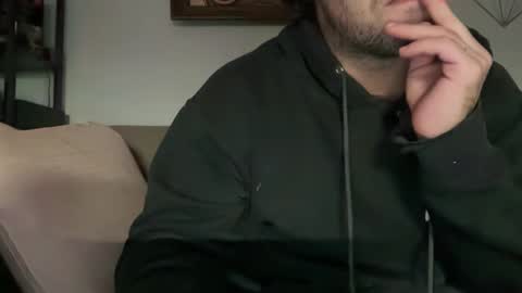 Snapshot of universalstudihoes chatting on December 21, 2024, 9:44 am universalstudihoes online show from December 21, 2024, 9:44 am