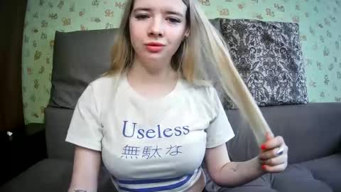 Snapshot of universeemily chatting on February 28, 2025, 7:05 am UniverseEmily online show from February 28, 2025, 7:05 am