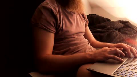 unknownbeard89 online show from February 12, 2025, 1:37 pm