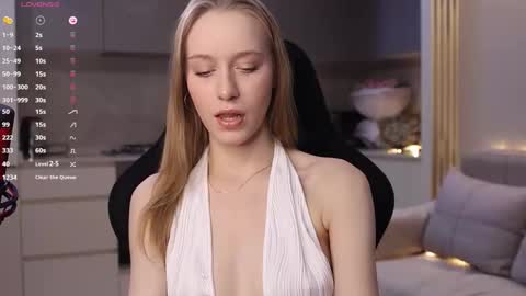 UnnaBella online show from November 23, 2025, 7:02 pm