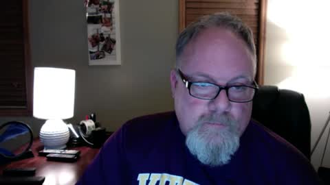 Snapshot of up2later chatting on December 23, 2024, 3:50 am up2later online show from December 23, 2024, 3:50 am