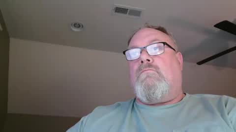 Snapshot of up2later chatting on March 2, 2025, 4:07 am up2later online show from March 2, 2025, 4:07 am