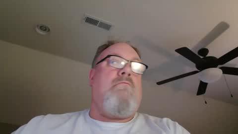 Snapshot of up2later chatting on March 10, 2025, 3:12 am up2later online show from March 10, 2025, 3:12 am