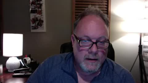 Snapshot of up2later chatting on December 1, 2025, 4:28 am up2later online show from December 1, 2025, 4:28 am