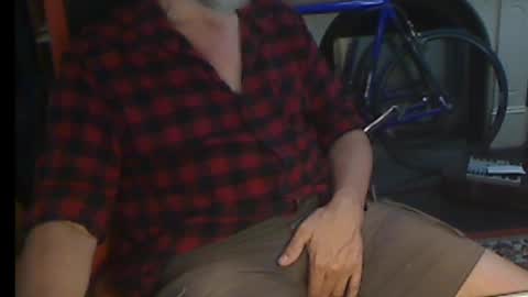 Snapshot of updownunder chatting on March 3, 2025, 6:59 am Freddie online show from March 3, 2025, 6:59 am