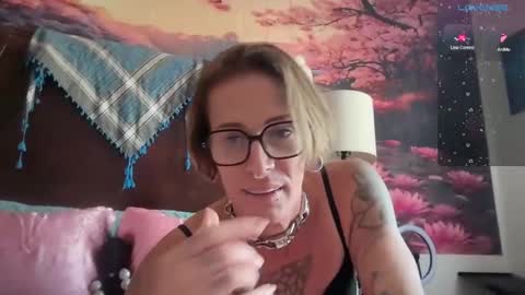 Snapshot of ur_daylee_dose chatting on February 7, 2026, 10:35 pm Ur Daylee dose online show from February 7, 2026, 10:35 pm