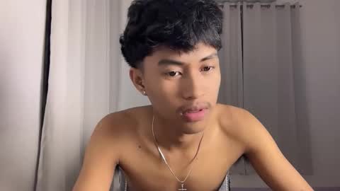 ur_fuckerbttm online show from November 23, 2025, 12:49 pm