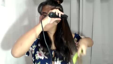 Snapshot of ur_krissyxxx chatting on April 8, 2026, 9:59 pm kriss online show from April 8, 2026, 9:59 pm