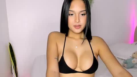 Snapshot of ur_mija_veronica chatting on March 5, 2026, 4:47 pm Veronica Lodge online show from March 5, 2026, 4:47 pm