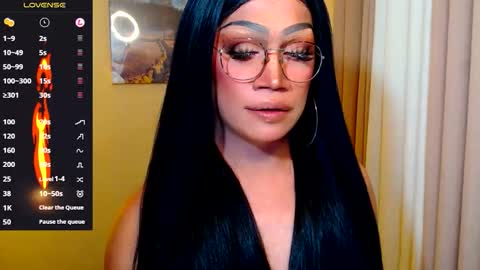 Snapshot of ur_new_fantasy chatting on December 14, 2025, 2:33 pm Call me Queeny online show from December 14, 2025, 2:33 pm