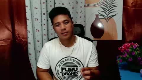 Snapshot of ur_pinoydave chatting on December 19, 2024, 5:50 pm Dave online show from December 19, 2024, 5:50 pm